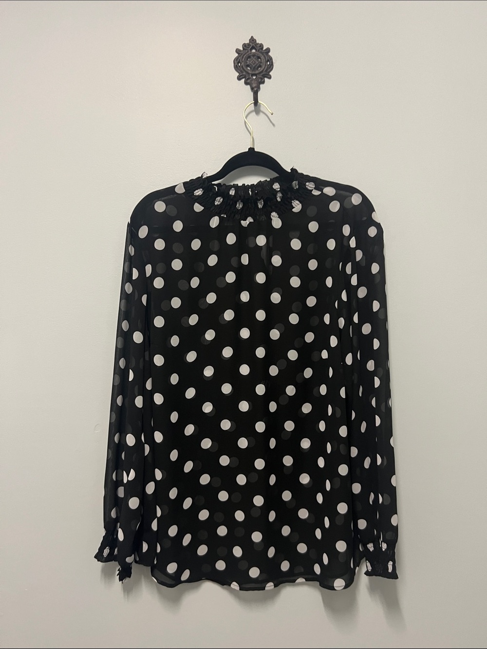 Classic Torrid Black & White Polka Dot Smocked Neck Blouse Size 2 (18/20)